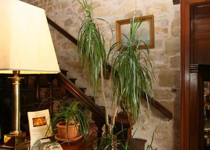 Chateau La Fleunie - Hotel Et Restaurant