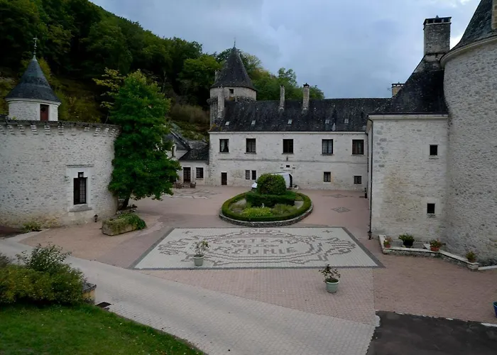 Chateau La Fleunie - Hotel Et Restaurant