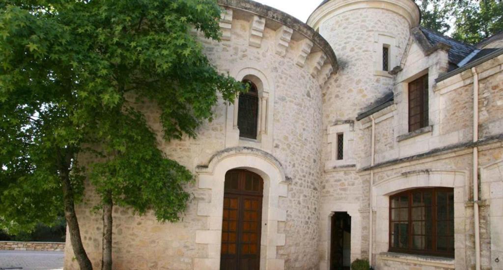 Chateau La Fleunie - Et Restaurant Hotel 4*
