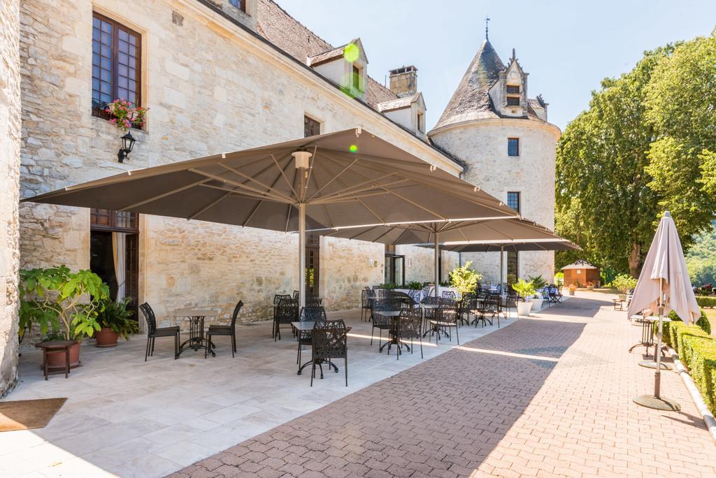 Chateau La Fleunie - Et Restaurant Hotel