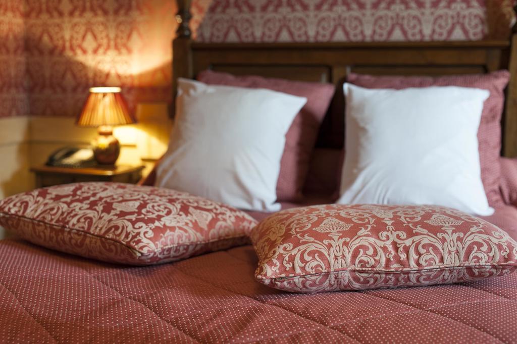 Chateau La Fleunie - Et Restaurant Hotel 4*