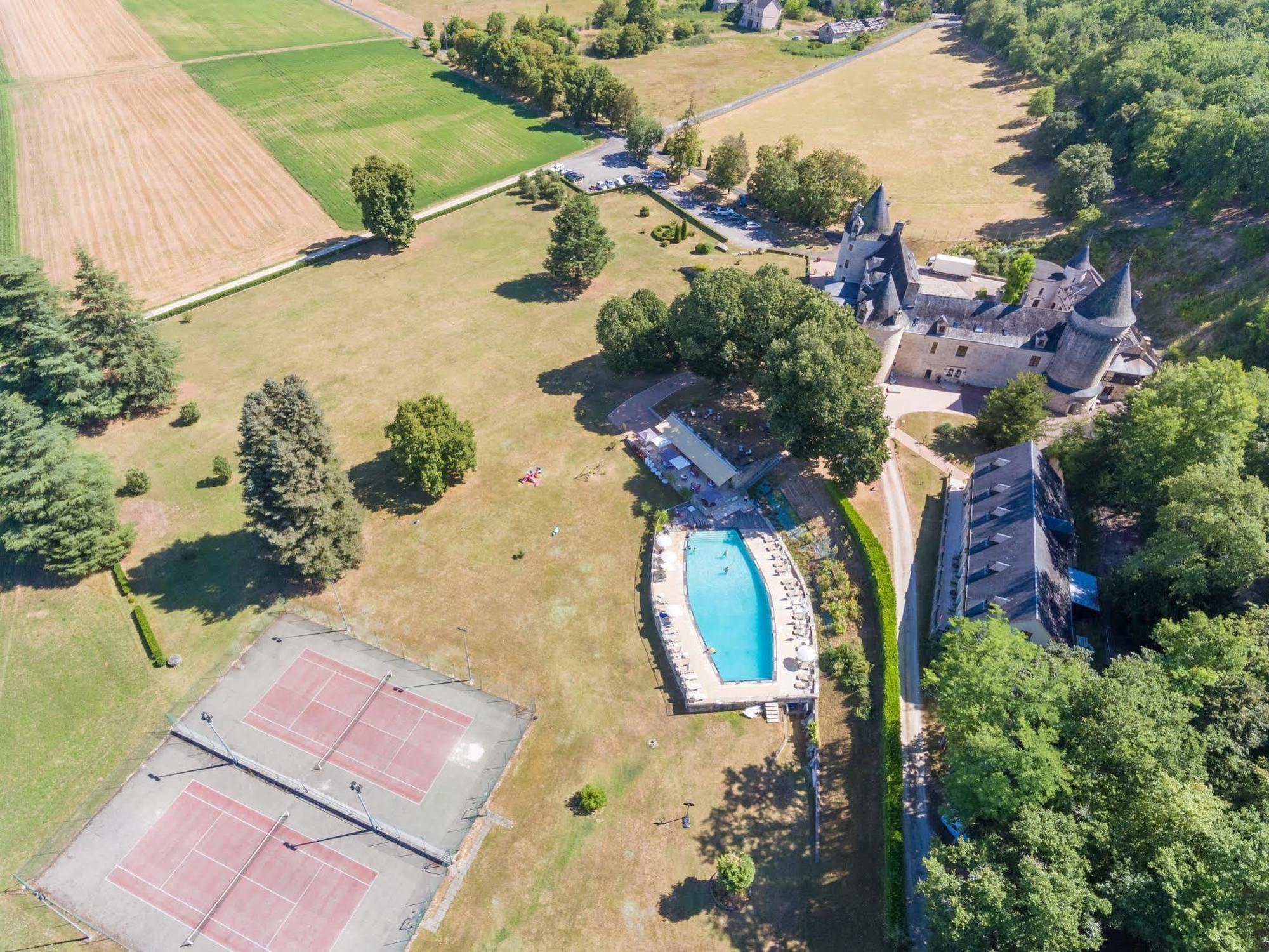 Chateau La Fleunie - Et Restaurant Hotel Condat-sur-Vezere