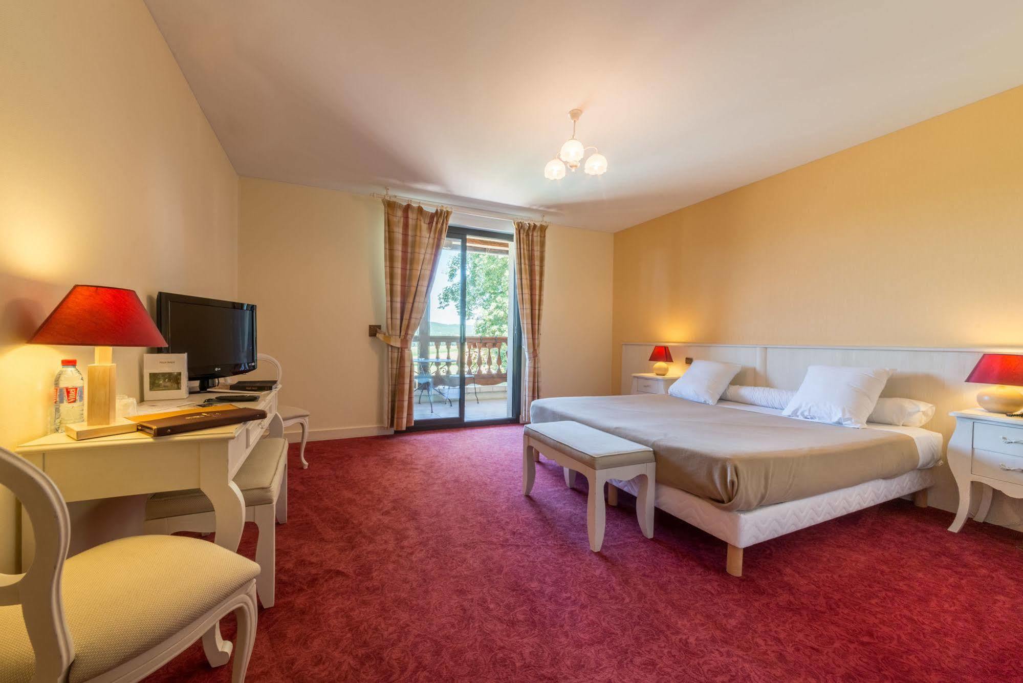 Chateau La Fleunie - Et Restaurant Hotel Condat-sur-Vezere
